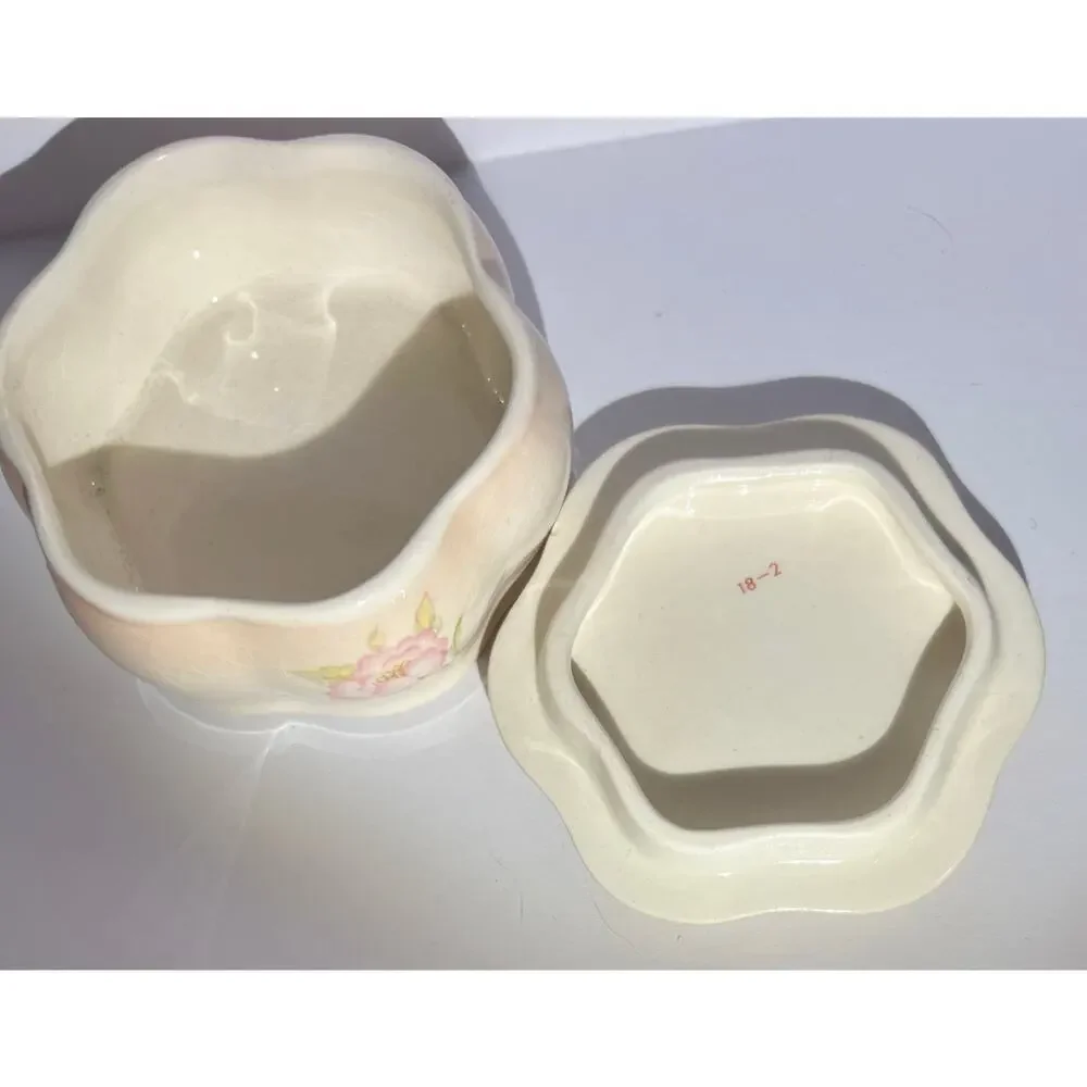 Vintage Retro Porcelain Flower Trinket Box PALISSY Royal Worcester w lid England